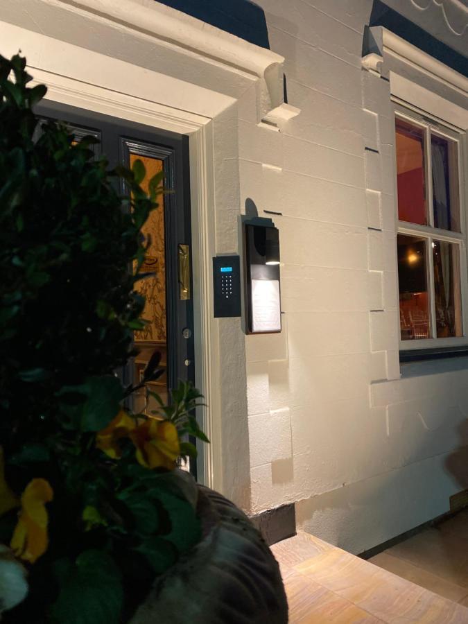 Domo Boutique Hotel Oldbury  Exteriör bild